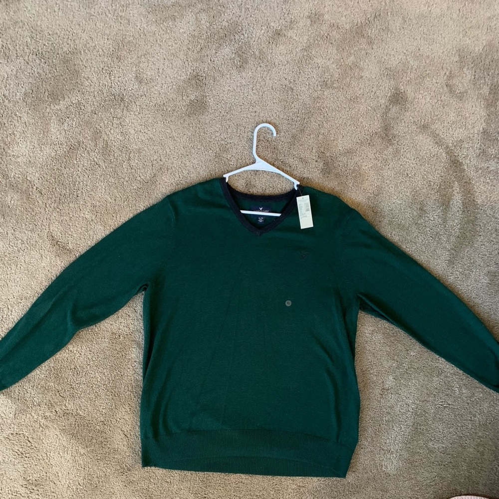 American Eagle Men's v neck sweater.